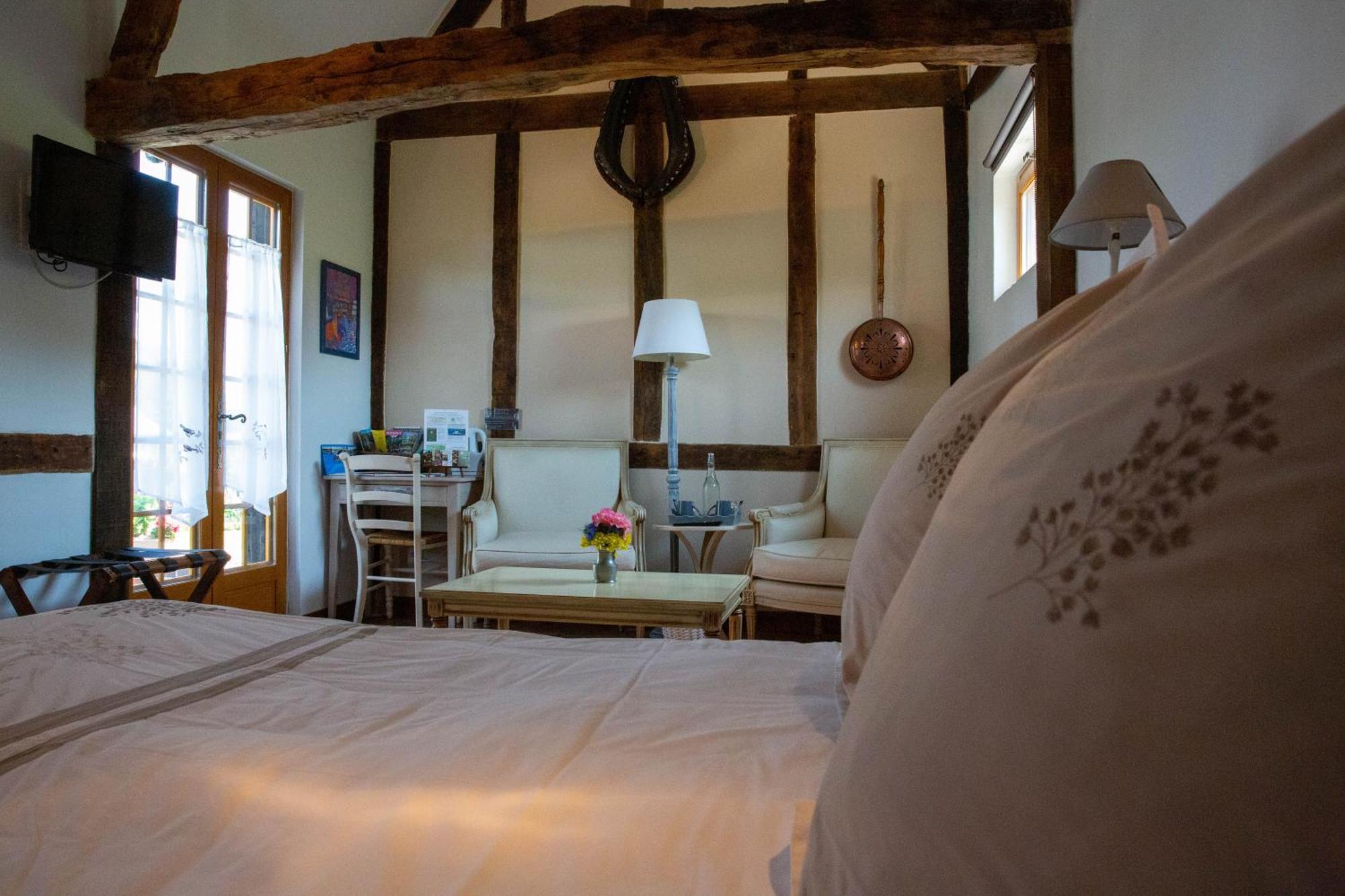L'Etape Normande Bed & Breakfast Montroty  Exterior photo