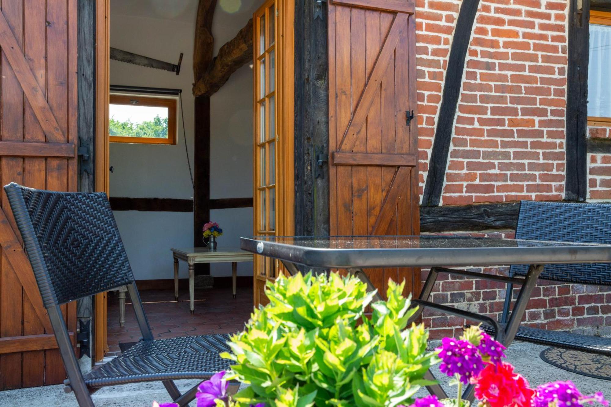 L'Etape Normande Bed & Breakfast Montroty  Exterior photo