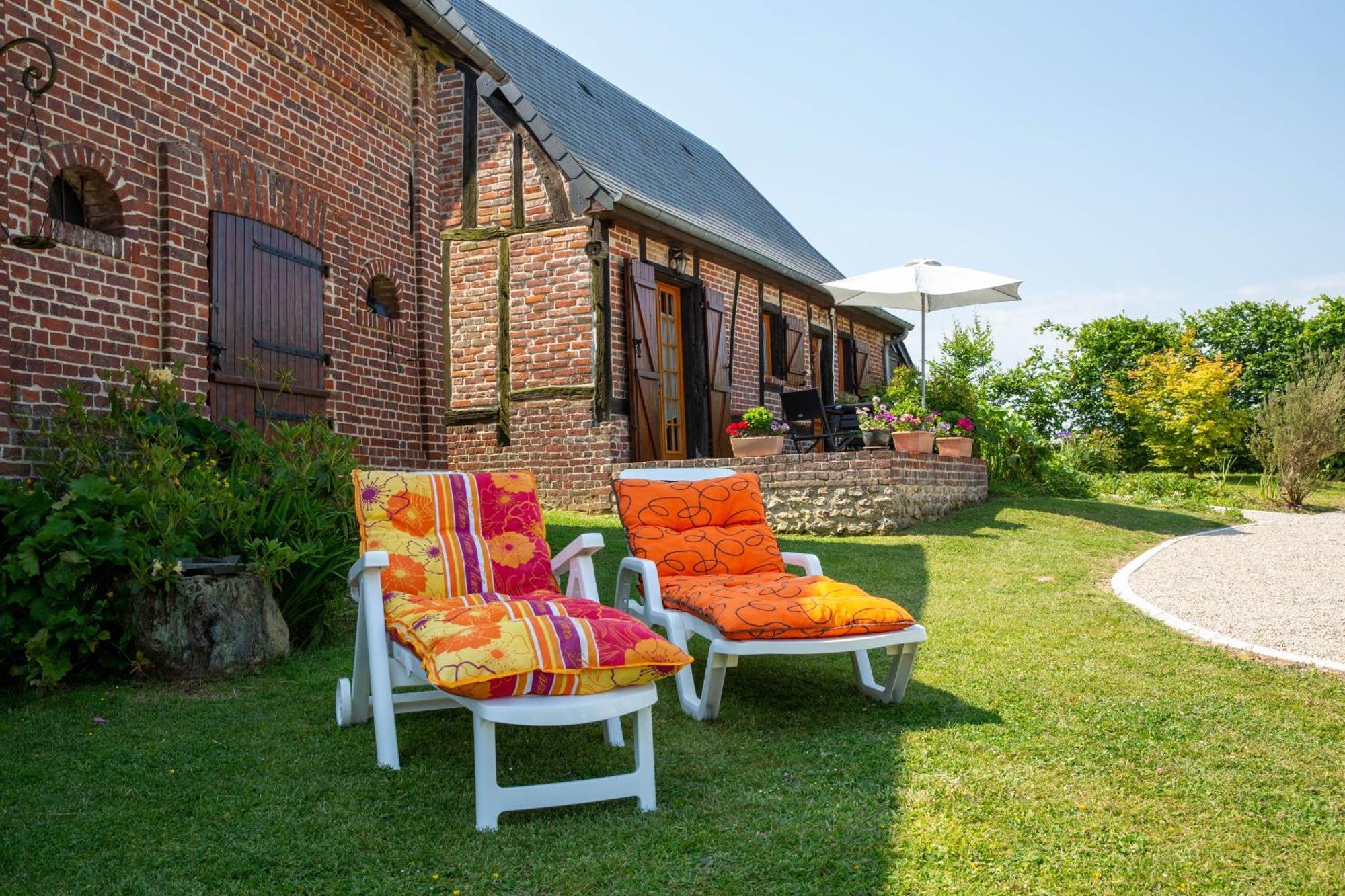 L'Etape Normande Bed & Breakfast Montroty  Exterior photo