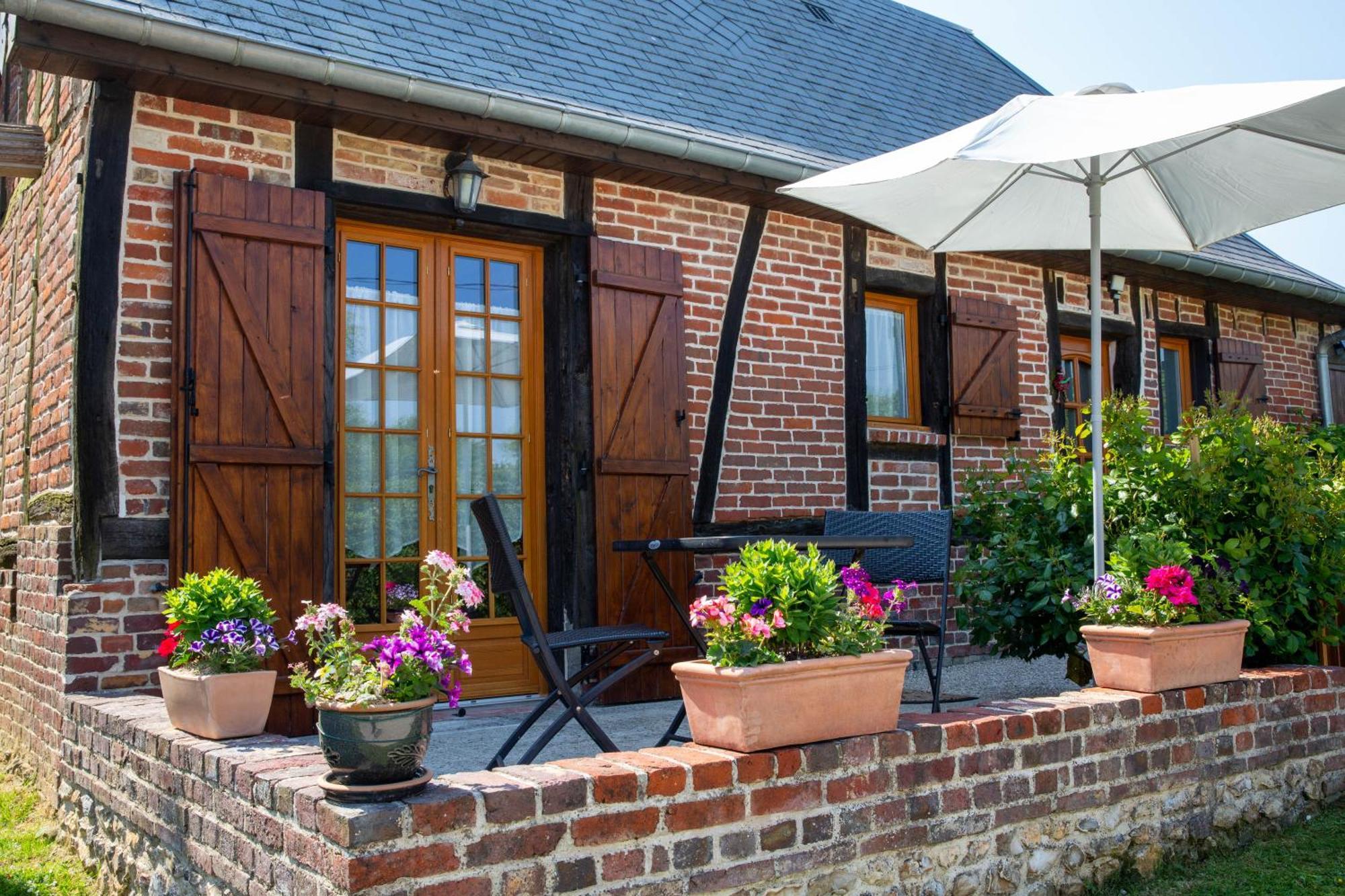 L'Etape Normande Bed & Breakfast Montroty  Exterior photo