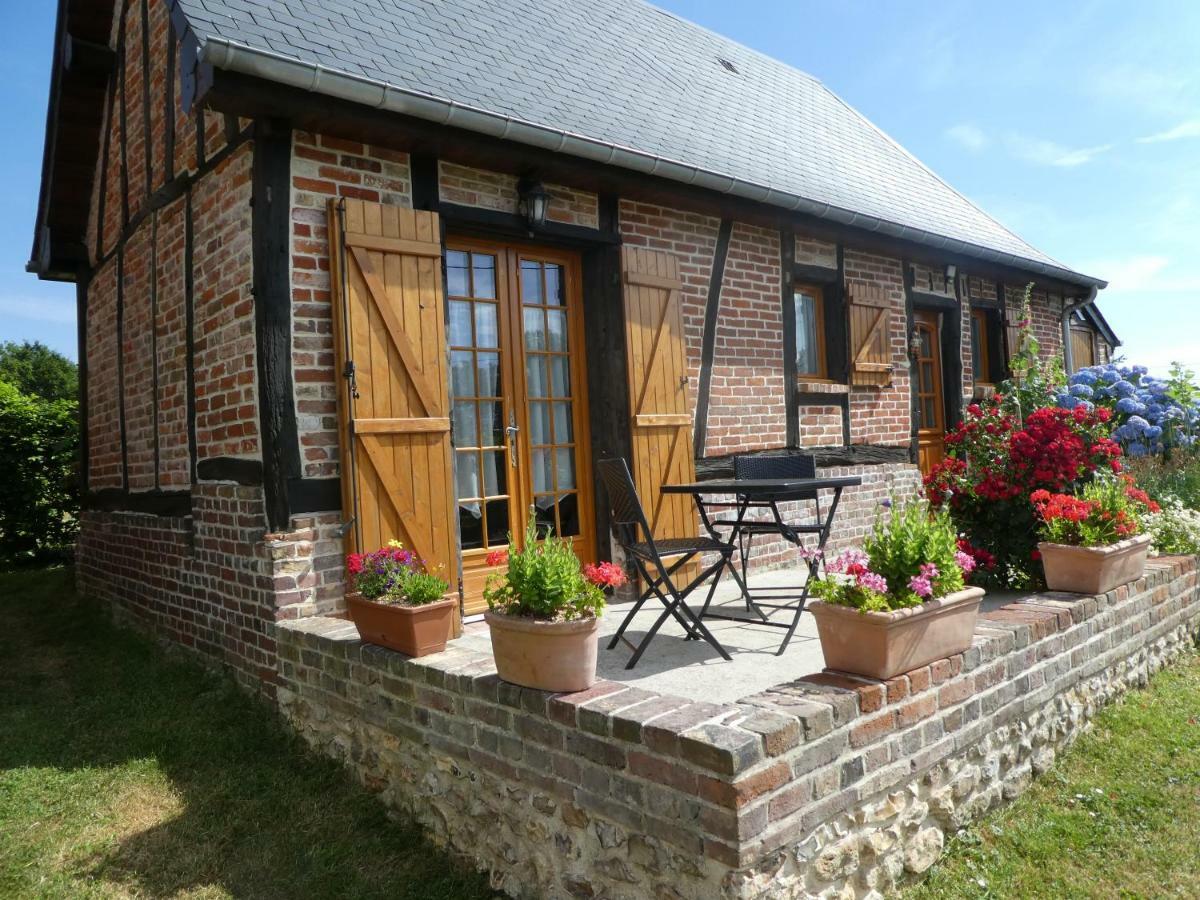 L'Etape Normande Bed & Breakfast Montroty  Exterior photo